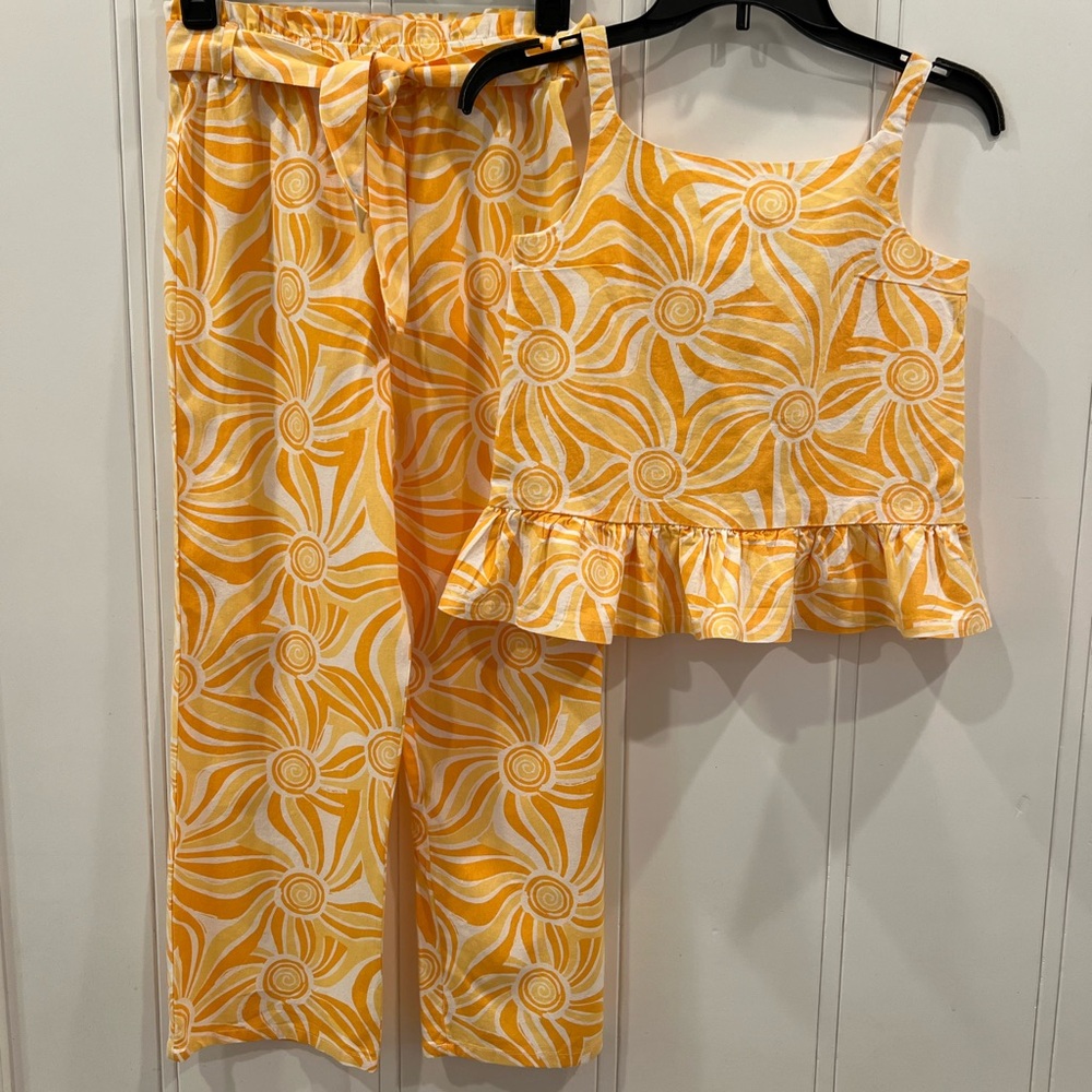 Max Studio Girls Yellow & White Floral linen Set